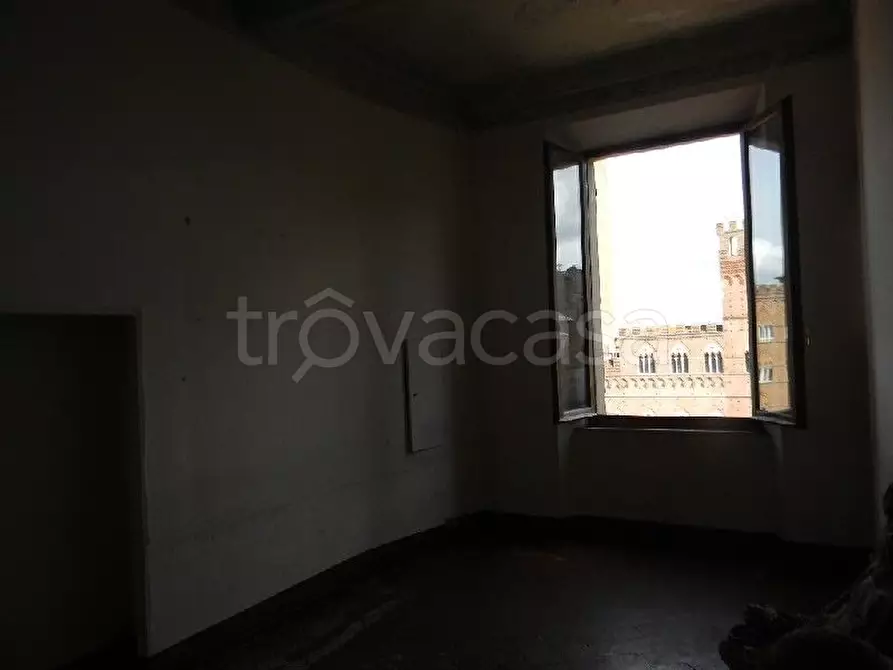 Immagine 23 di Appartamento in vendita  a Siena