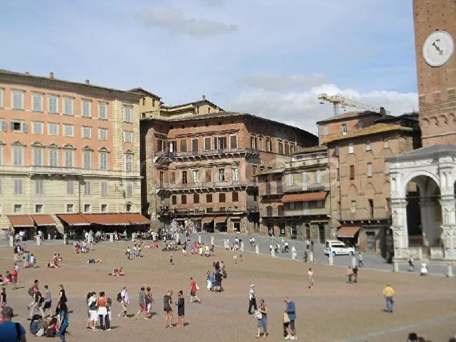 Immagine 26 di Appartamento in vendita  a Siena