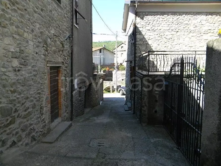 Immagine 12 di Appartamento in vendita  a Fivizzano