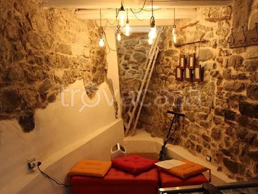 Immagine 17 di Appartamento in vendita  a Aulla