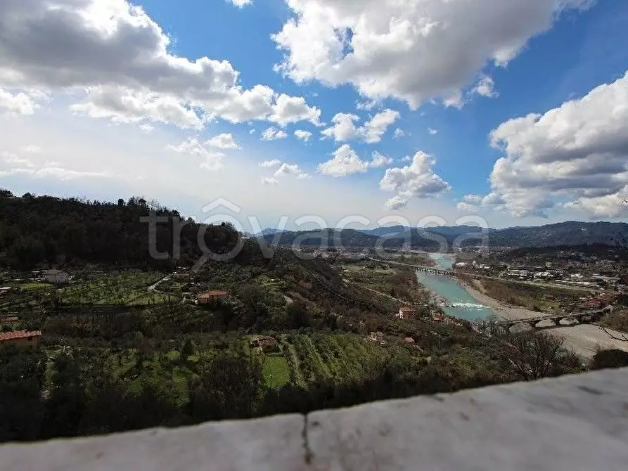 Immagine 11 di Appartamento in vendita  a Aulla