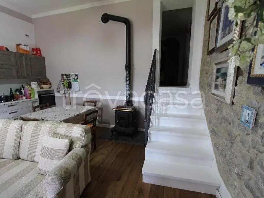 Immagine 21 di Appartamento in vendita  a Aulla