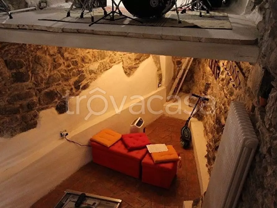 Immagine 16 di Appartamento in vendita  a Aulla