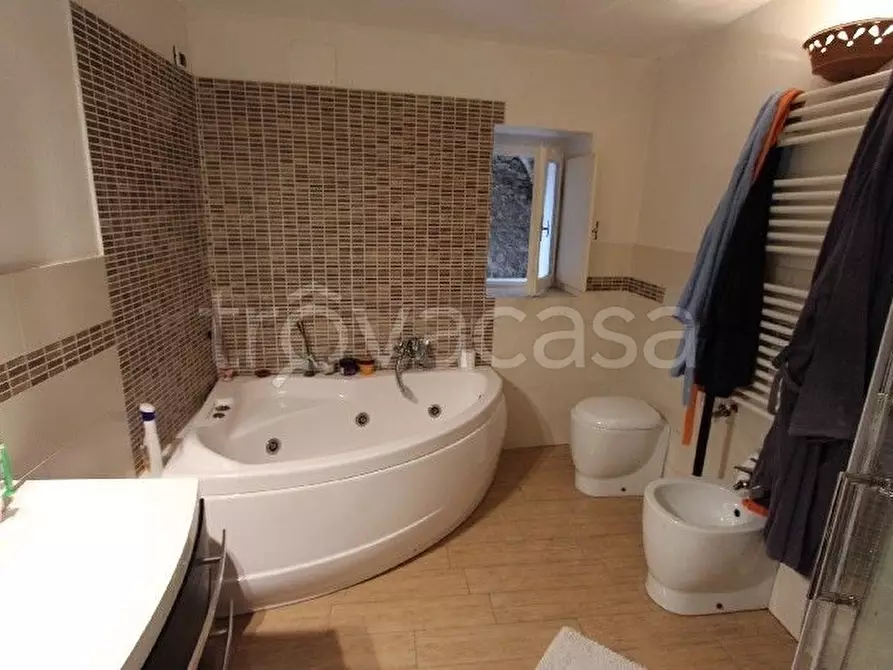 Immagine 10 di Appartamento in vendita  a Aulla