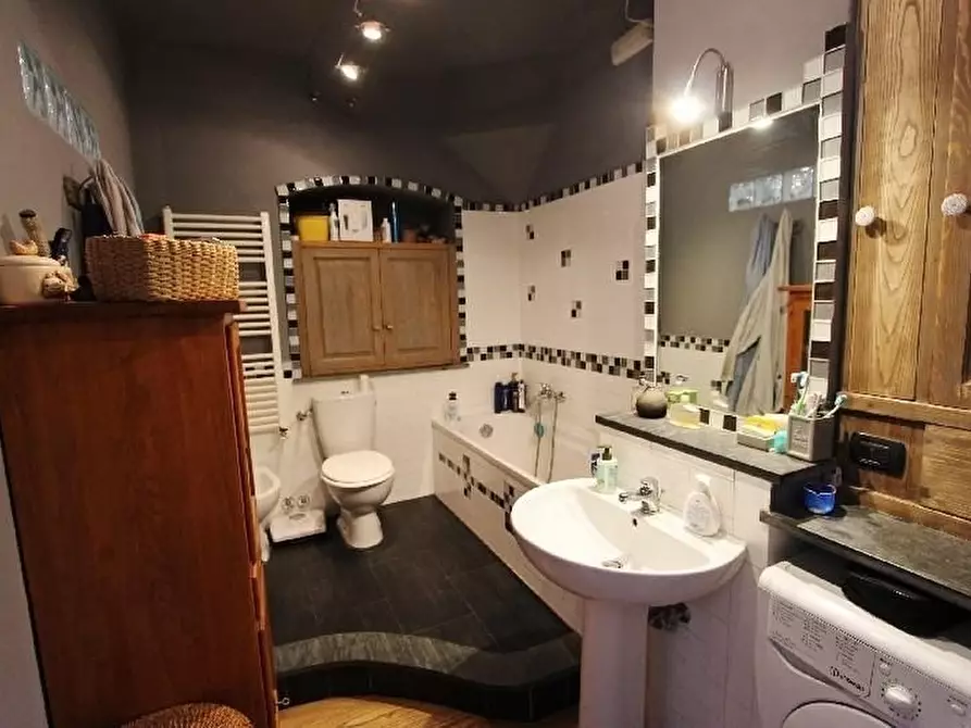 Immagine 17 di Appartamento in vendita  a Aulla