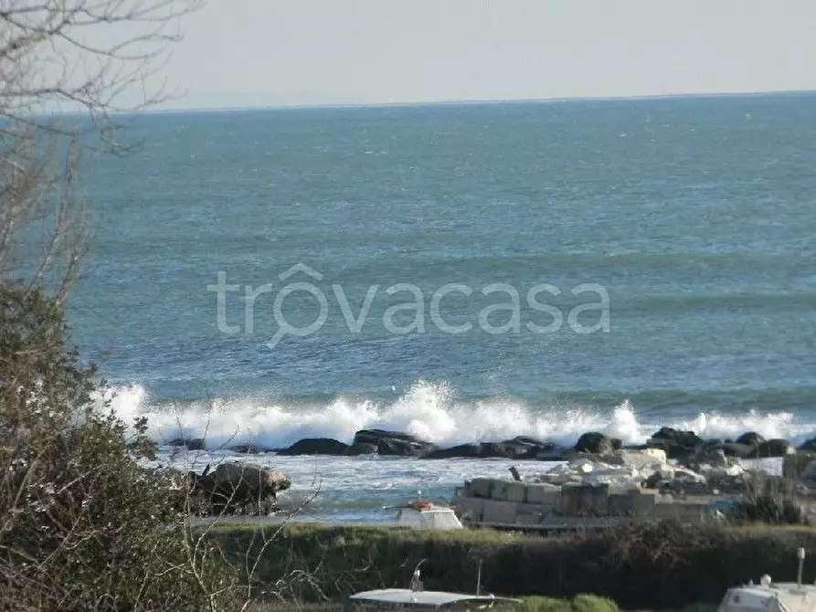 Immagine 17 di Mansarda in vendita  a Carrara