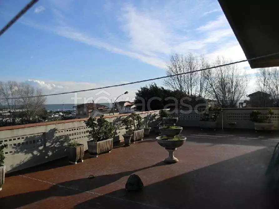 Immagine 3 di Mansarda in vendita  a Carrara