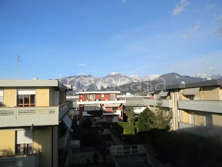 Immagine 5 di Mansarda in vendita  a Carrara