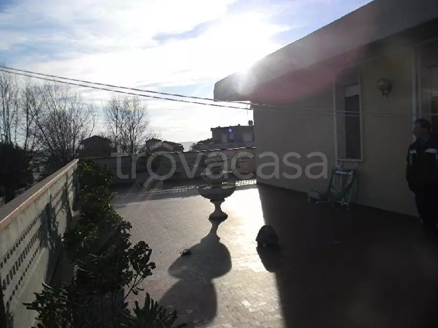 Immagine 11 di Mansarda in vendita  a Carrara