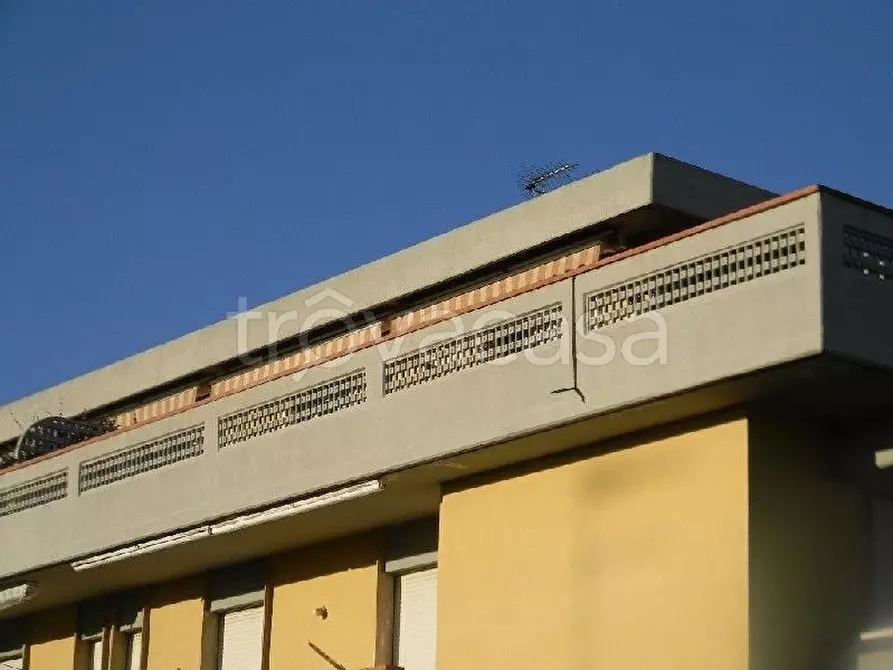 Immagine 29 di Mansarda in vendita  a Carrara