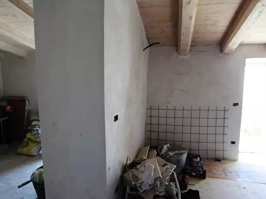 Immagine 3 di Rustico / casale in vendita  a La Spezia