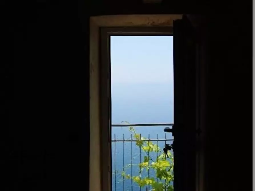 Immagine 9 di Rustico / casale in vendita  a La Spezia