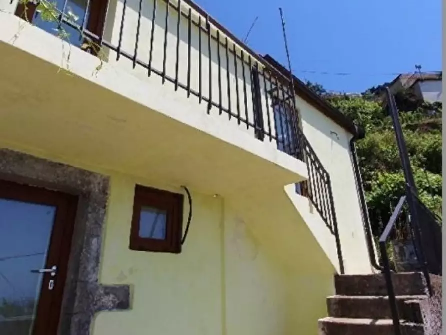 Immagine 14 di Rustico / casale in vendita  a La Spezia