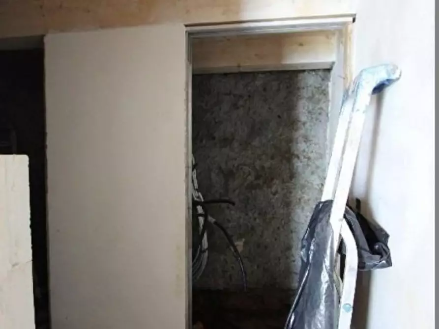 Immagine 5 di Rustico / casale in vendita  a La Spezia