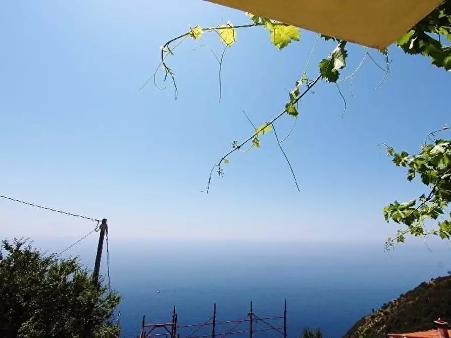 Immagine 13 di Rustico / casale in vendita  a La Spezia