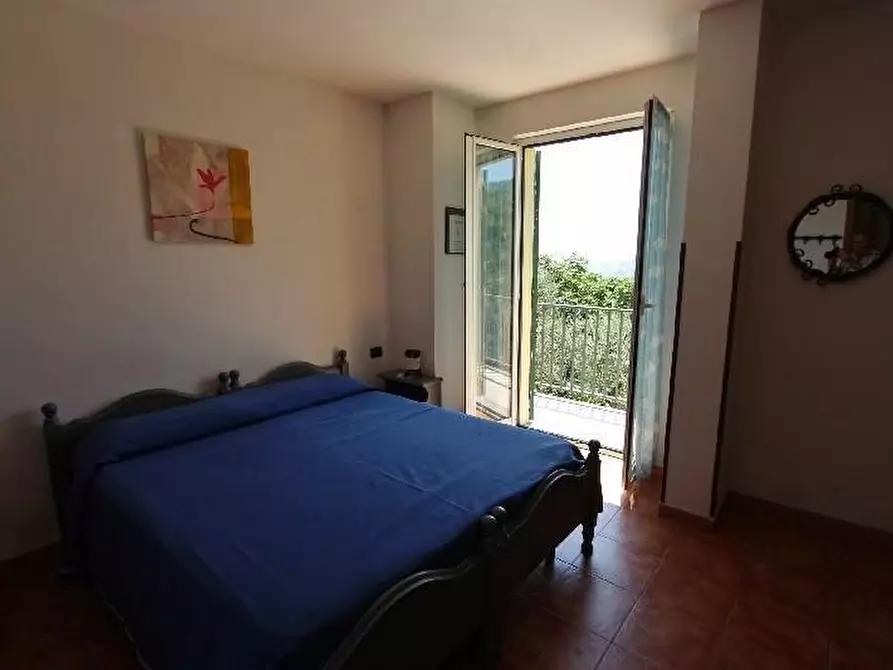 Immagine 20 di Negozio in vendita  a La Spezia