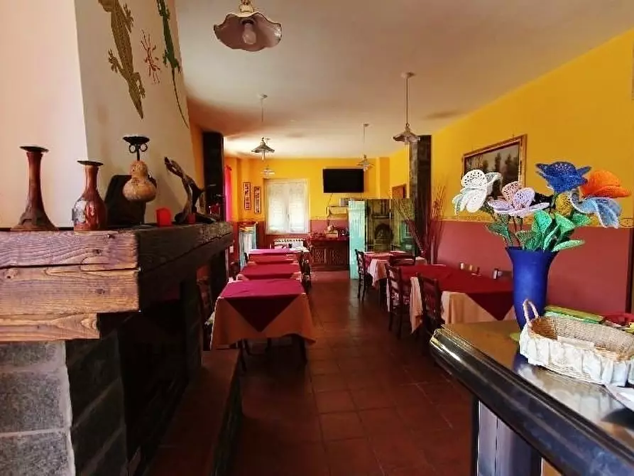 Immagine 9 di Negozio in vendita  a La Spezia