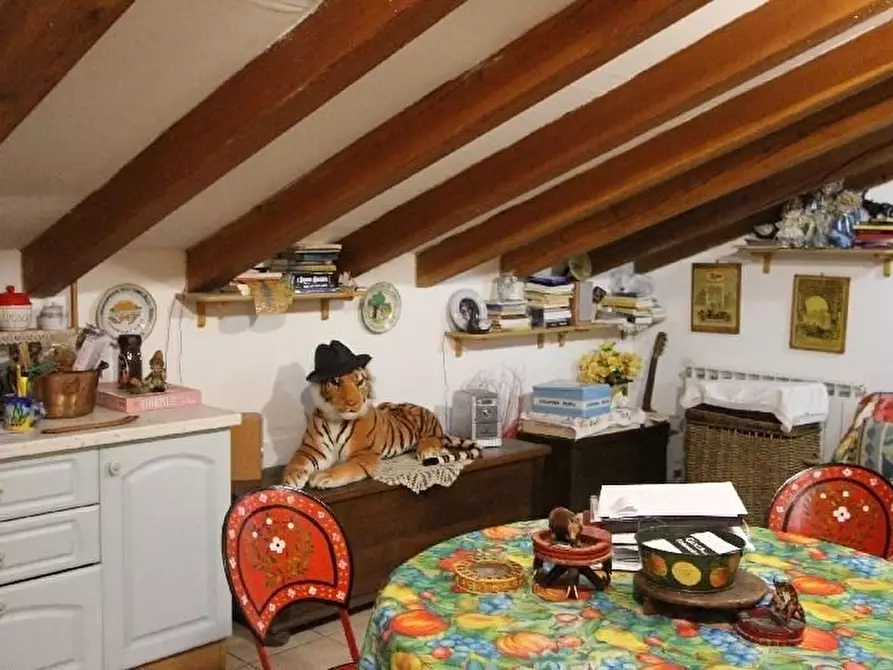 Immagine 35 di Negozio in vendita  a La Spezia