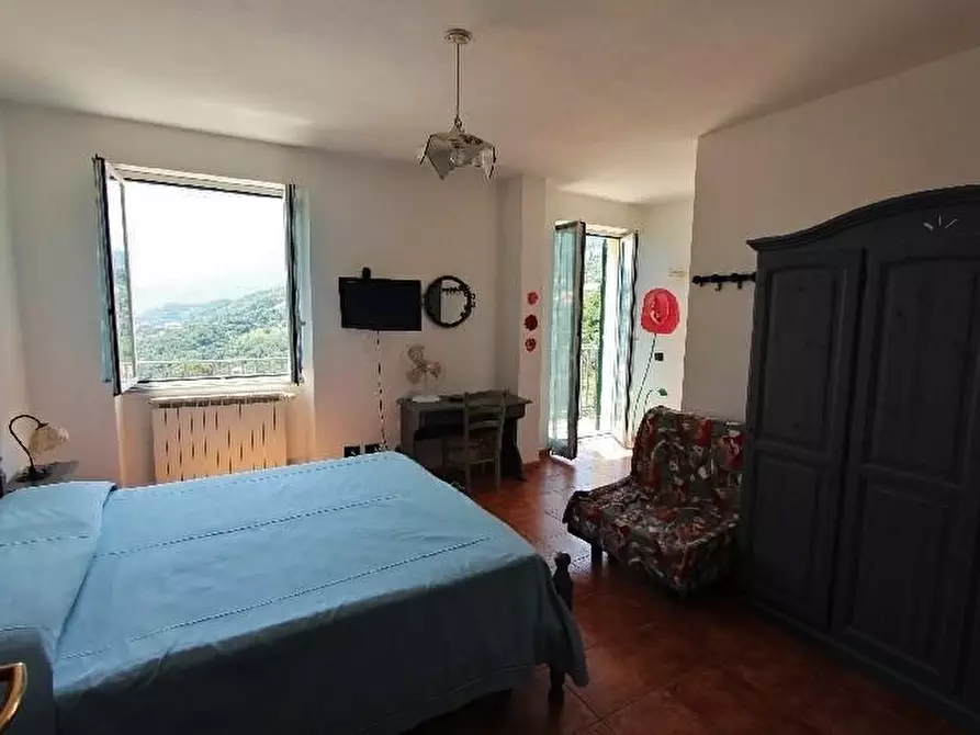 Immagine 18 di Negozio in vendita  a La Spezia