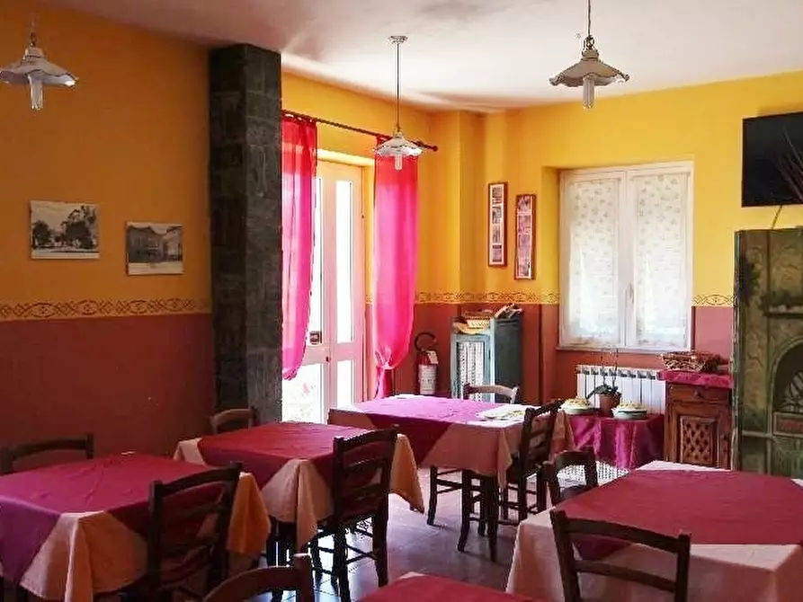 Immagine 12 di Negozio in vendita  a La Spezia