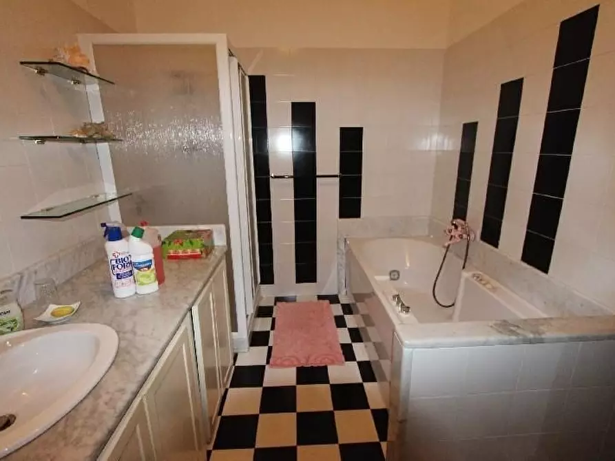 Immagine 9 di Appartamento in vendita  a Vernazza