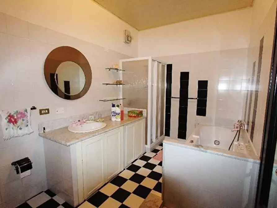 Immagine 8 di Appartamento in vendita  a Vernazza