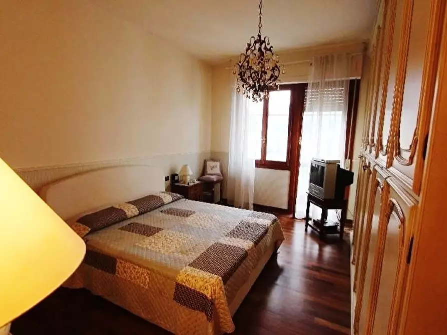 Immagine 8 di Appartamento in vendita  a La Spezia