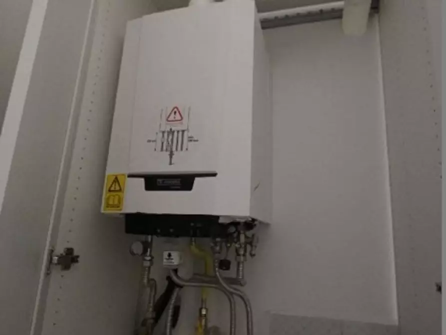 Immagine 18 di Appartamento in vendita  a La Spezia