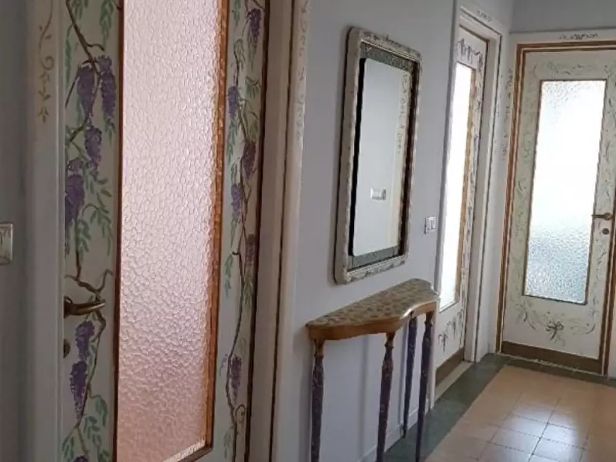 Immagine 2 di Appartamento in vendita  a La Spezia