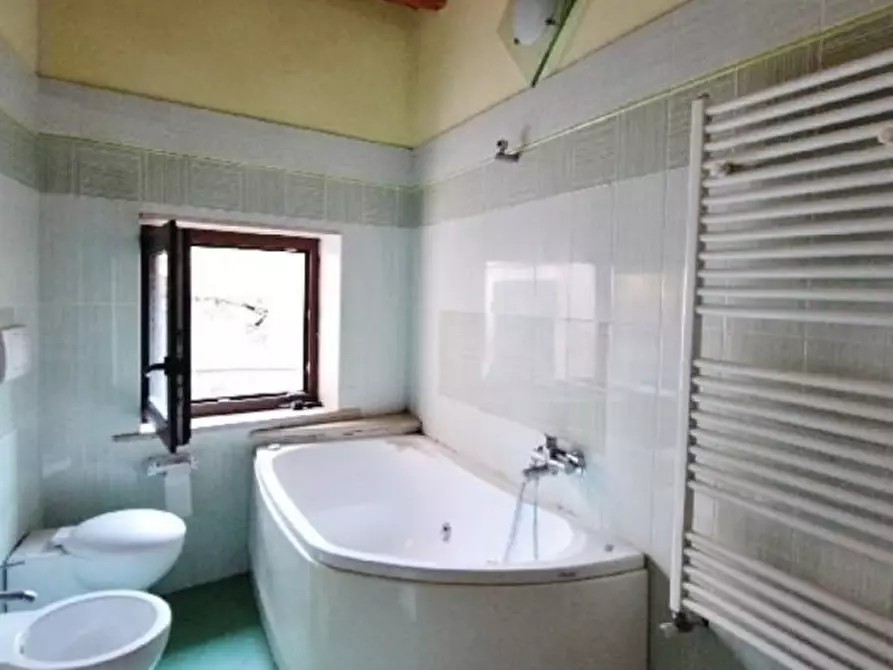 Immagine 10 di Casa indipendente in vendita  a La Spezia