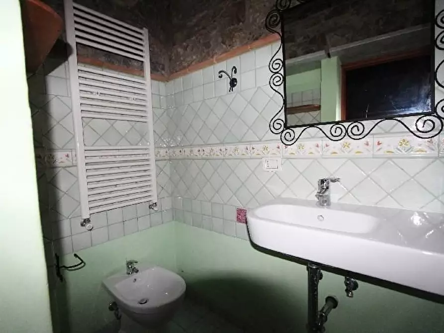 Immagine 17 di Casa indipendente in vendita  a La Spezia