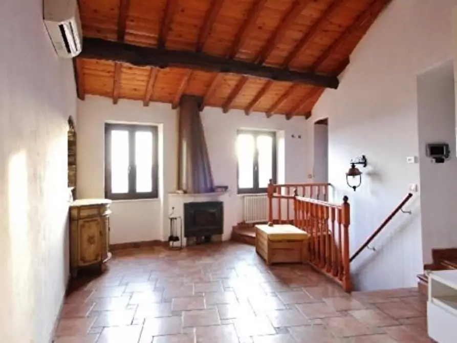 Immagine 2 di Casa indipendente in vendita  a La Spezia