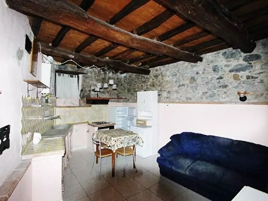 Immagine 13 di Casa indipendente in vendita  a La Spezia