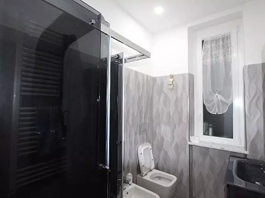 Immagine 13 di Appartamento in vendita  a La Spezia