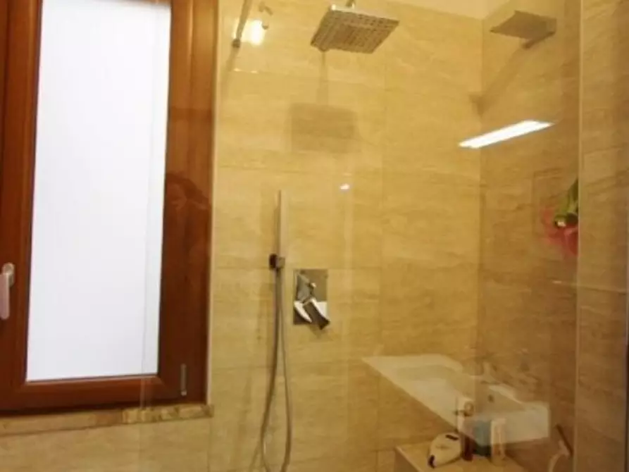 Immagine 22 di Appartamento in vendita  a La Spezia