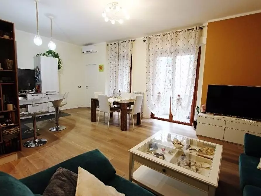 Immagine 9 di Appartamento in vendita  a La Spezia