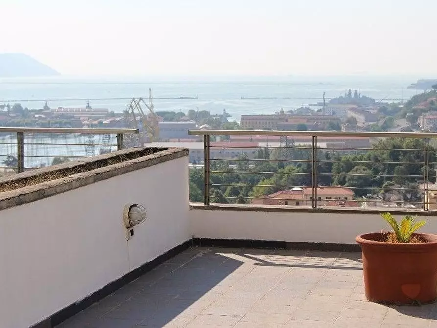 Immagine 21 di Appartamento in vendita  a La Spezia