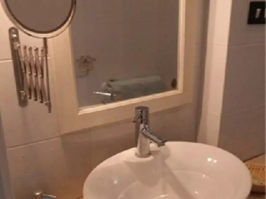 Immagine 9 di Appartamento in vendita  a La Spezia