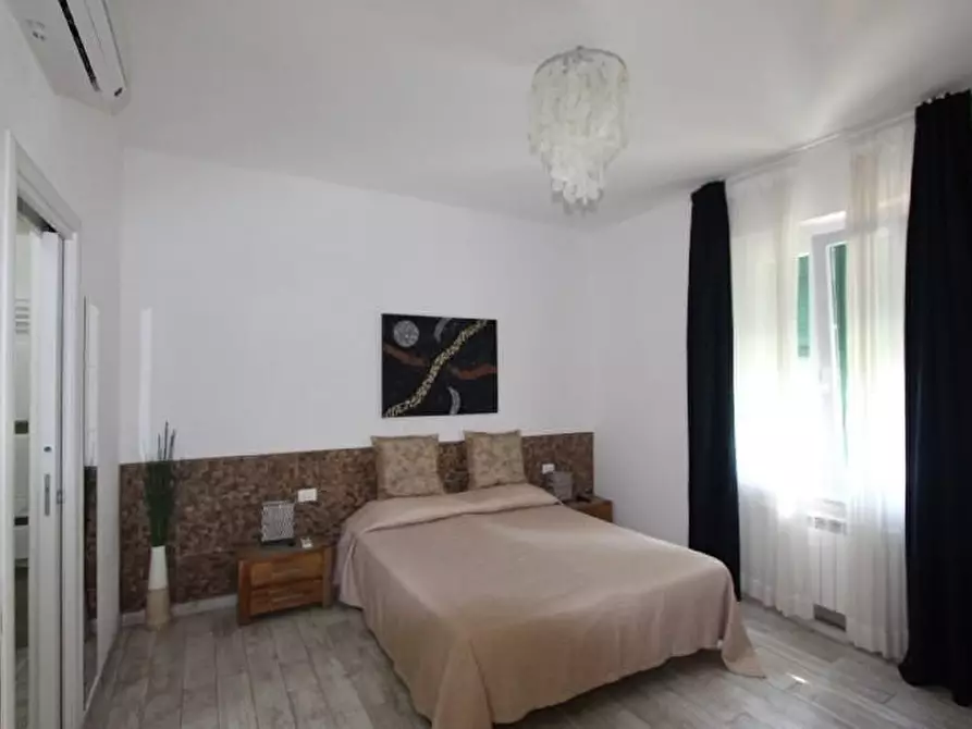 Immagine 10 di Appartamento in vendita  a La Spezia