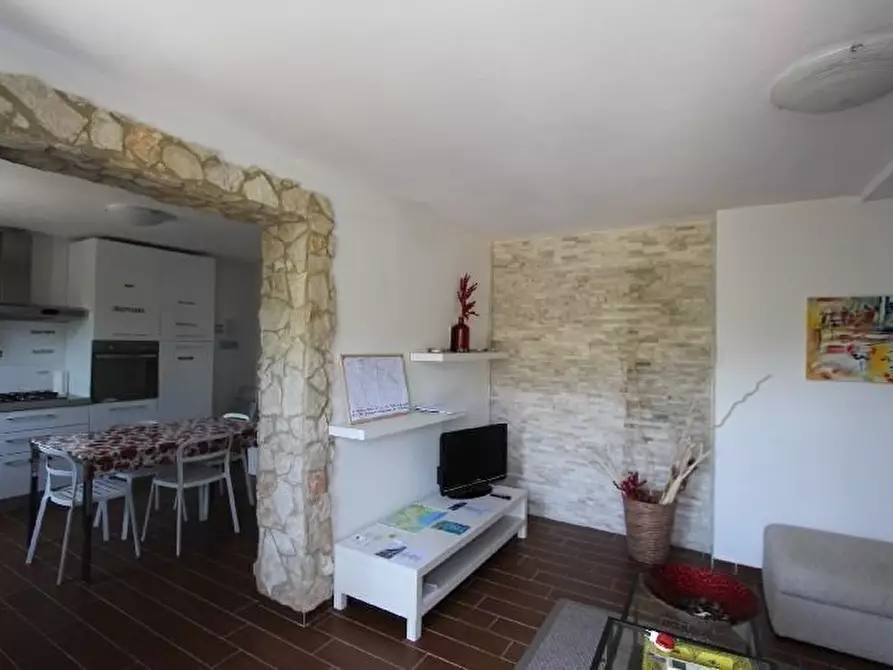 Immagine 2 di Appartamento in vendita  a La Spezia