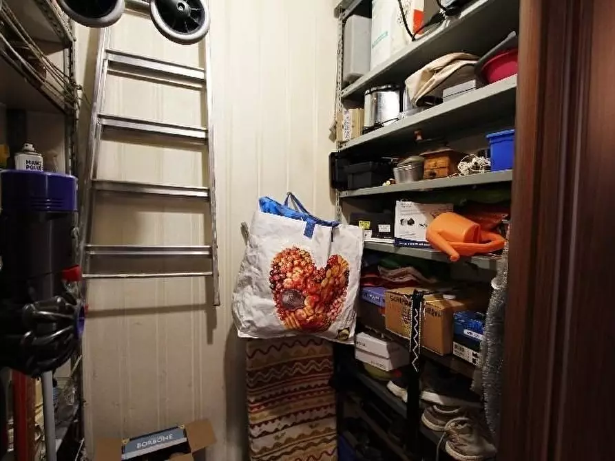 Immagine 14 di Appartamento in vendita  a La Spezia