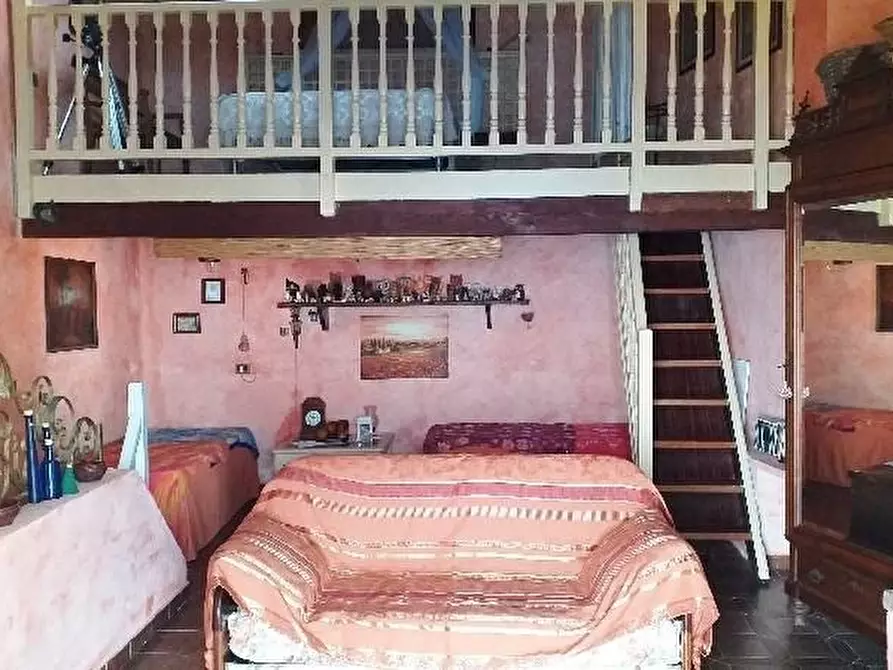 Immagine 6 di Casa indipendente in vendita  a La Spezia