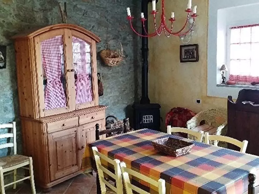 Immagine 2 di Casa indipendente in vendita  a La Spezia