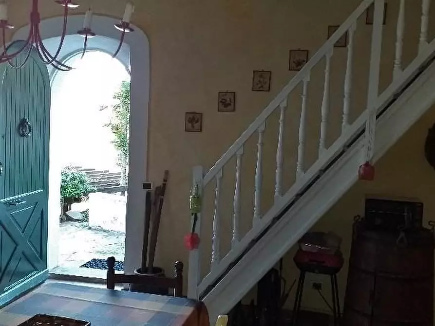 Immagine 4 di Casa indipendente in vendita  a La Spezia