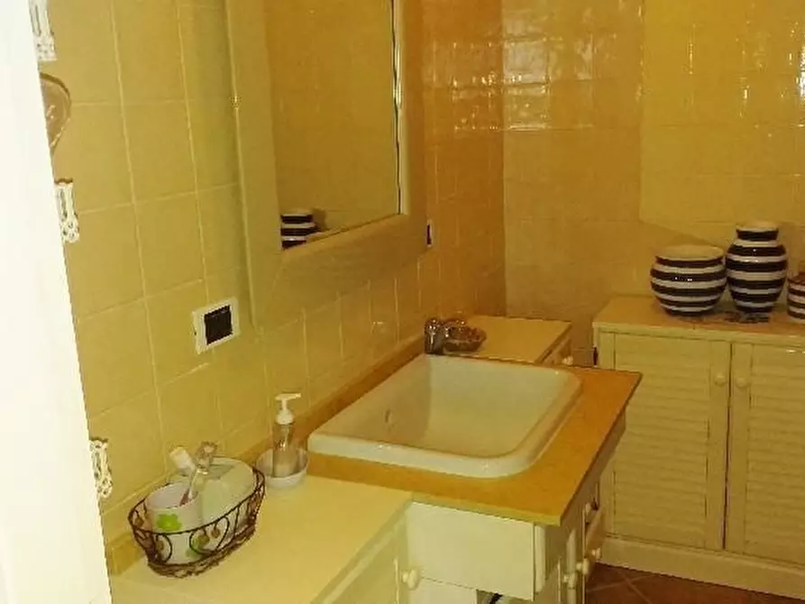 Immagine 9 di Casa indipendente in vendita  a La Spezia