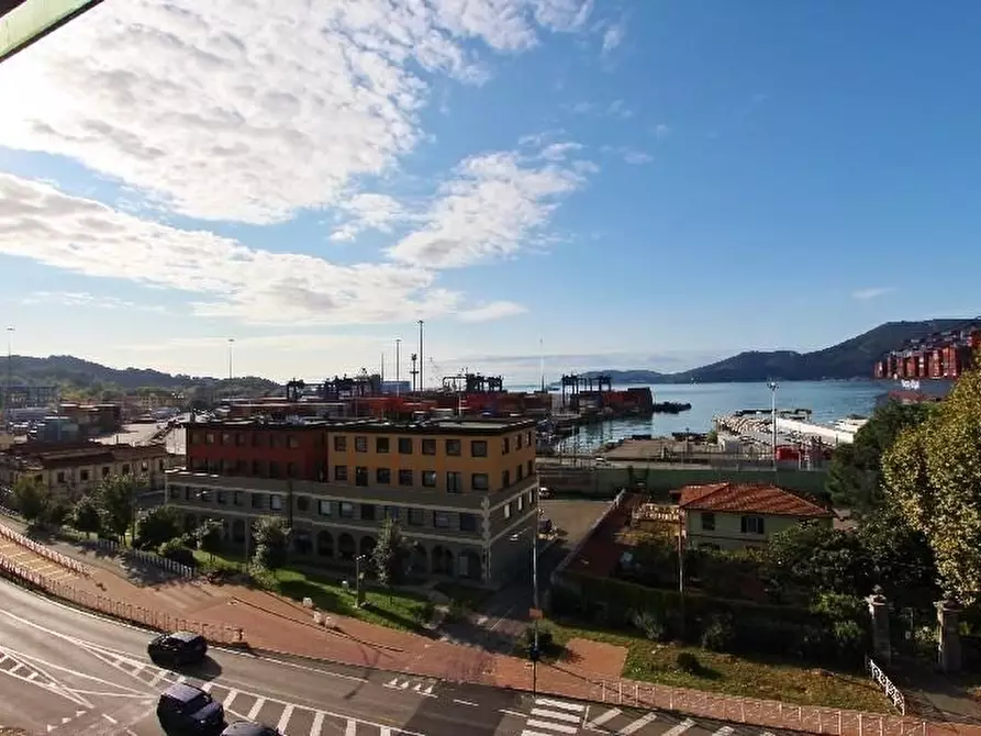 Immagine 19 di Appartamento in vendita  a La Spezia
