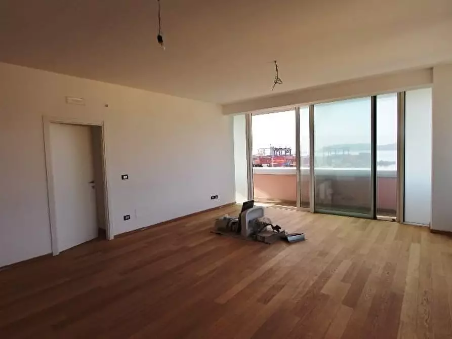 Immagine 12 di Appartamento in vendita  a La Spezia