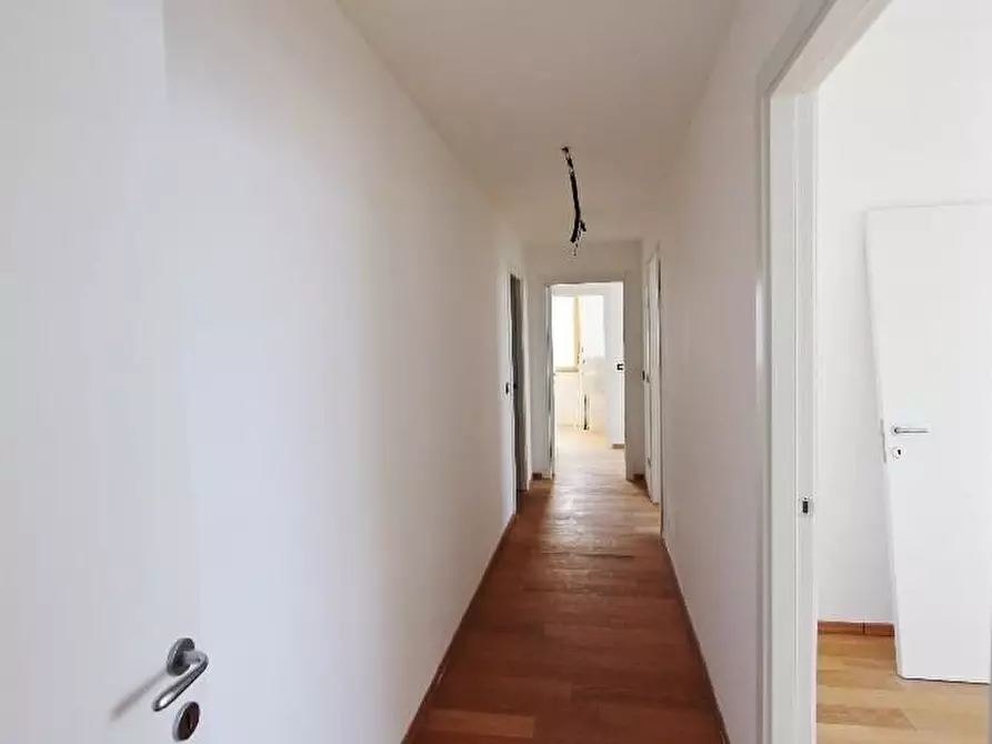 Immagine 9 di Appartamento in vendita  a La Spezia