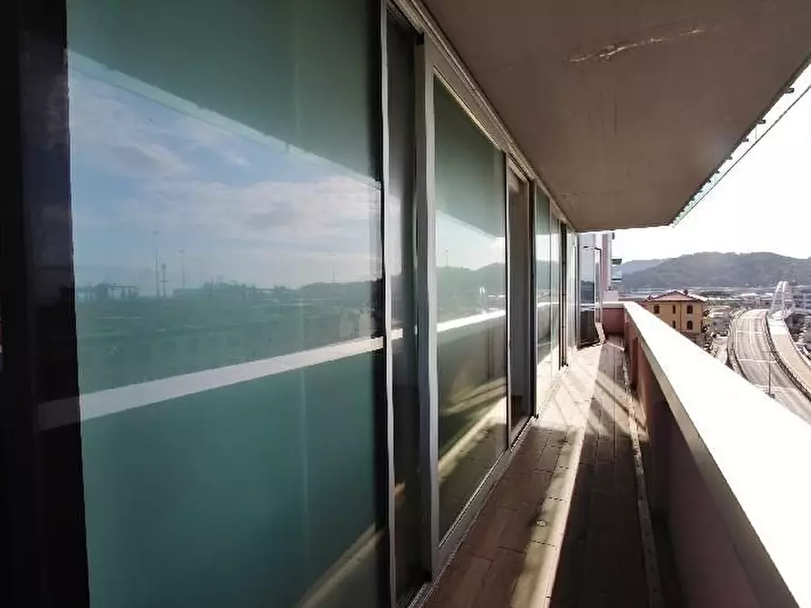 Immagine 18 di Appartamento in vendita  a La Spezia