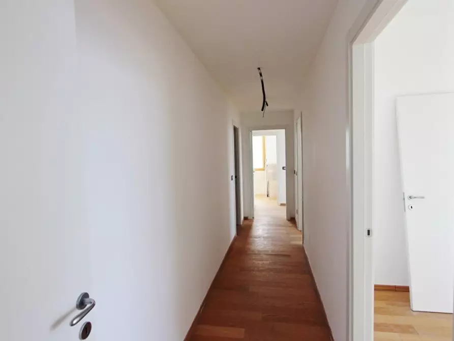 Immagine 9 di Appartamento in vendita  a La Spezia